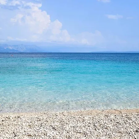 아파트 In Picturesque Village *