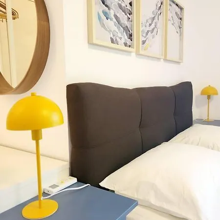 In Picturesque Village 수마르틴