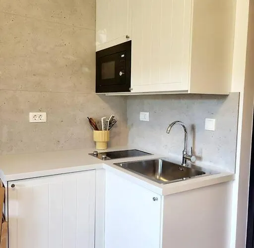 In Picturesque Village * 수마르틴