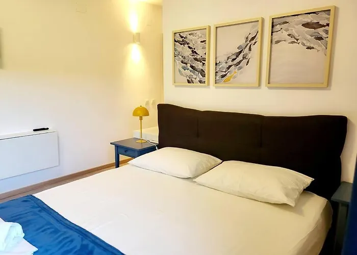 In Picturesque Village * 수마르틴